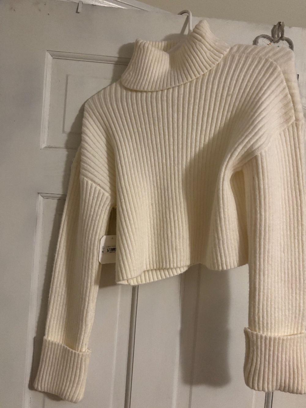 Cream Alrar’d state turtle neck sweater